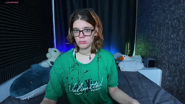 Snapshot of KIKI_Krash chatting on March 2025 11:51:02 AM KIKI Krash online show from March 2025 11:51:02 AM