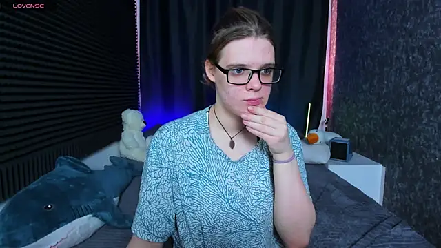 Snapshot of KIKI_Krash chatting on March 2025 10:22:01 AM KIKI Krash online show from March 2025 10:22:01 AM