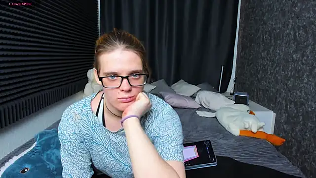 Snapshot of KIKI_Krash chatting on March 2025 01:23:01 PM KIKI Krash online show from March 2025 01:23:01 PM