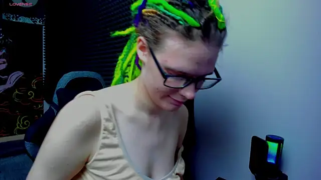 Snapshot of KIKI_Krash chatting on September 2025 10:04:01 AM KIKI Krash online show from September 2025 10:04:01 AM