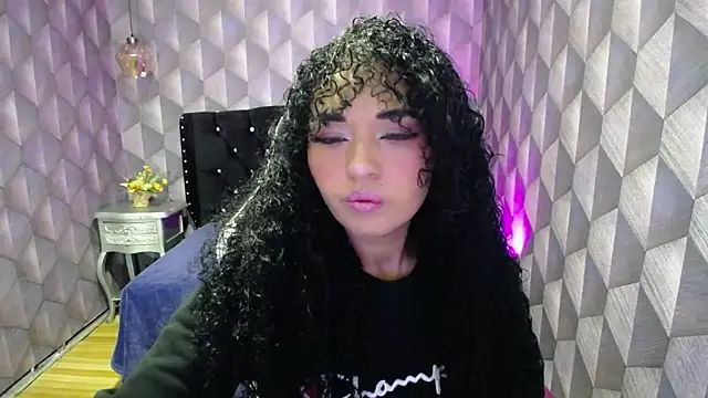 Sofiacowperx online show from February 2025 01:01:01 PM