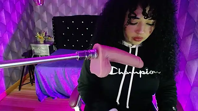 Sofiacowperx online show from March 2025 07:06:02 PM