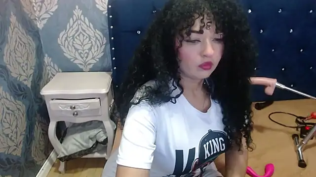 Sofiacowperx online show from October 2025 04:49:02 PM