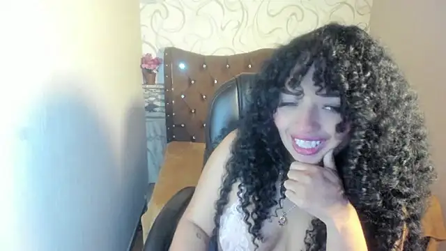 Sofiacowperx online show from November 2025 09:41:01 AM