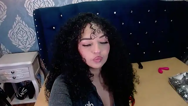 Snapshot of Sofiacowperx chatting on March 2026 07:39:01 PM Sofiacowperx online show from March 2026 07:39:01 PM