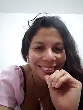 Snapshot of Carliina_Soussa chatting on January 2025 12:33:01 AM Carliina Soussa online show from January 2025 12:33:01 AM