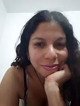 Snapshot of Carliina_Soussa chatting on January 2025 09:51:02 PM Carliina Soussa online show from January 2025 09:51:02 PM