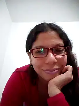Snapshot of Carliina_Soussa chatting on January 2025 09:50:01 PM Carliina Soussa online show from January 2025 09:50:01 PM