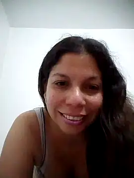 Snapshot of Carliina_Soussa chatting on January 2025 09:58:01 PM Carliina Soussa online show from January 2025 09:58:01 PM