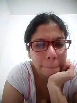 Snapshot of Carliina_Soussa chatting on January 2025 02:19:02 AM Carliina Soussa online show from January 2025 02:19:02 AM