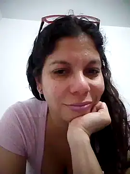Snapshot of Carliina_Soussa chatting on January 2025 10:30:02 PM Carliina Soussa online show from January 2025 10:30:02 PM