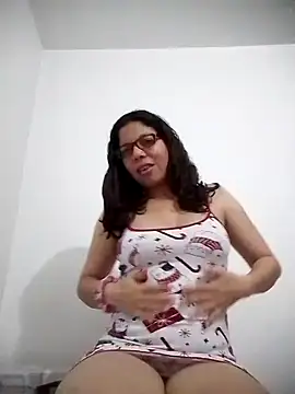 Snapshot of Carliina_Soussa chatting on February 2025 04:37:01 AM Carliina Soussa online show from February 2025 04:37:01 AM