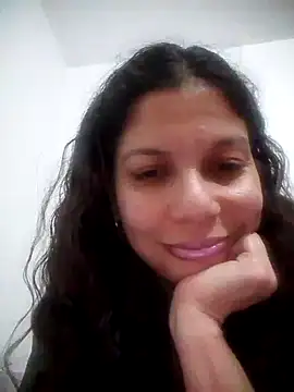 Snapshot of Carliina_Soussa chatting on February 2025 09:25:02 PM Carliina Soussa online show from February 2025 09:25:02 PM