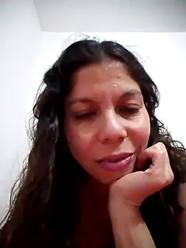 Snapshot of Carliina_Soussa chatting on February 2025 09:58:01 PM Carliina Soussa online show from February 2025 09:58:01 PM