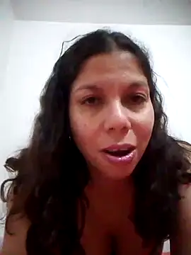 Snapshot of Carliina_Soussa chatting on February 2025 09:53:02 PM Carliina Soussa online show from February 2025 09:53:02 PM