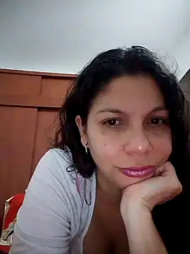 Snapshot of Carliina_Soussa chatting on February 2025 04:20:01 AM Carliina Soussa online show from February 2025 04:20:01 AM