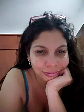 Snapshot of Carliina_Soussa chatting on March 2025 04:43:01 AM Carliina Soussa online show from March 2025 04:43:01 AM