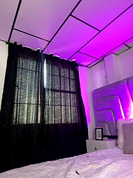 ZoeJohnsoon online show from September 2025 03:24:02 PM