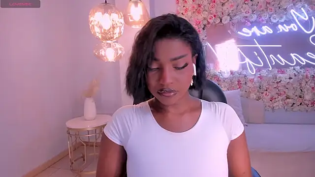 SavannahStorm online show from March 2026 01:00:02 PM