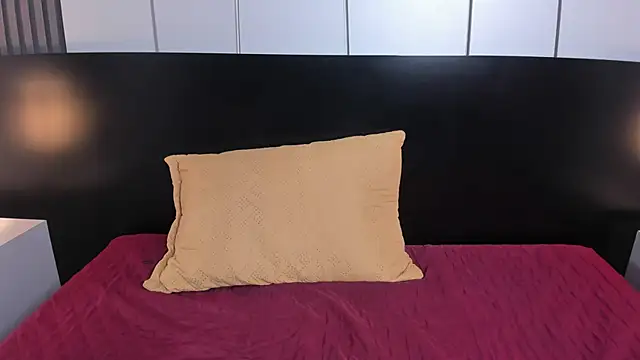 liz goth online show from January 2025 01:14:02 PM