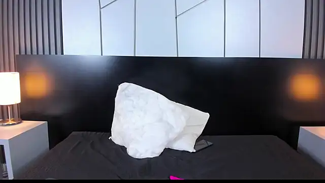 liz goth online show from February 2025 04:09:02 PM