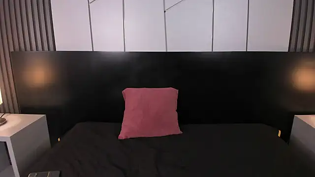 liz goth online show from February 2025 01:33:01 PM