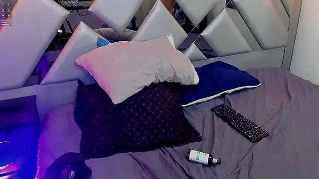 Nahomi-Hill online show from March 2025 01:38:02 AM