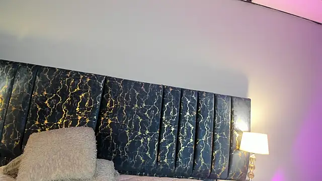 Sophia Lemos online show from September 2025 01:33:01 PM