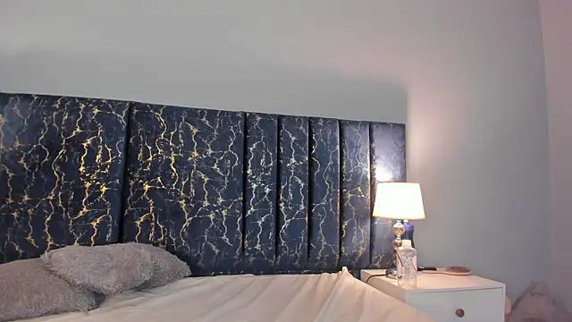 Sophia Lemos online show from October 2025 02:02:02 PM