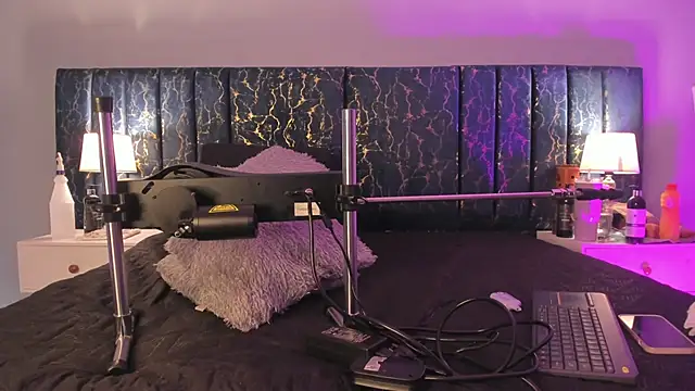 Sophia Lemos online show from November 2025 02:09:02 PM