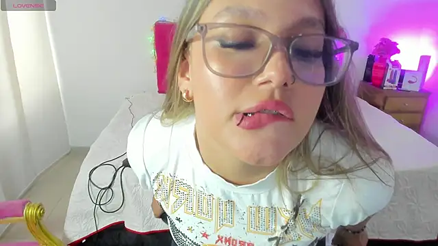 SofiaJoness  online show from March 2025 09:15:02 PM