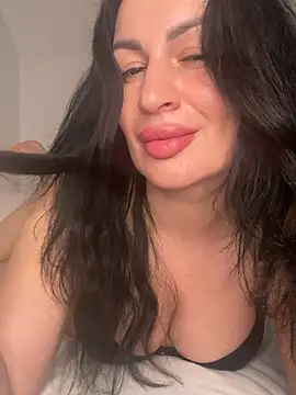 Snapshot of Helena7077 chatting on April 2026 10:34:02 PM Helena7077 online show from April 2026 10:34:02 PM