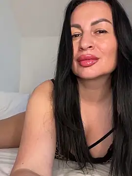 Snapshot of Helena7077 chatting on April 2026 11:20:01 AM Helena7077 online show from April 2026 11:20:01 AM