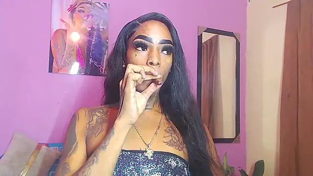 Snapshot of badgirls_cx chatting on November 2025 06:17:01 PM badgirls cx online show from November 2025 06:17:01 PM