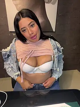 Snapshot of ElaaPerez chatting on September 2025 07:58:02 PM ElaaPerez online show from September 2025 07:58:02 PM