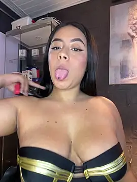 Snapshot of ElaaPerez chatting on October 2025 05:52:01 PM ElaaPerez online show from October 2025 05:52:01 PM