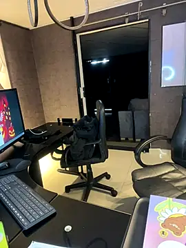 Snapshot of ElaaPerez chatting on October 2025 05:59:02 PM ElaaPerez online show from October 2025 05:59:02 PM