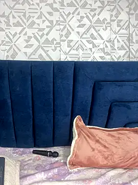 Snapshot of ElaaPerez chatting on November 2025 12:38:01 PM ElaaPerez online show from November 2025 12:38:01 PM