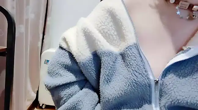 Snapshot of arena1357 chatting on December 2024 06:59:02 PM arena1357 online show from December 2024 06:59:02 PM