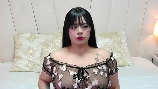 Snapshot of EllieMartini chatting on February 2025 03:37:02 AM EllieMartini online show from February 2025 03:37:02 AM