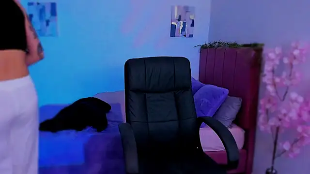 Charlee pink online show from December 2025 01:47:02 AM