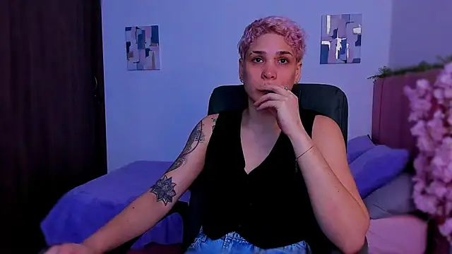 Charlee pink online show from December 2025 05:02:01 AM