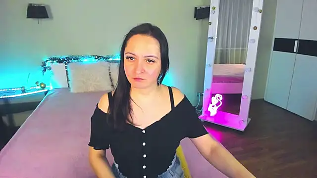 AngellLika online show from December 2024 04:17:01 PM