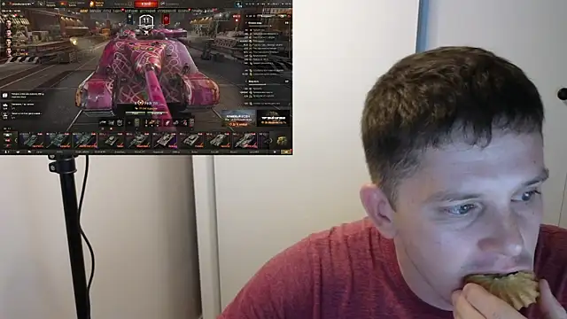 Snapshot of BigL0ve chatting on October 2025 01:31:02 PM BigL0ve online show from October 2025 01:31:02 PM