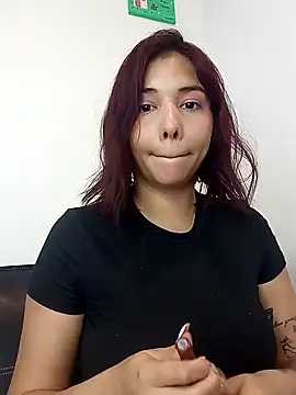 Snapshot of LucyMartelli chatting on February 2025 12:17:02 PM LucyMartelli online show from February 2025 12:17:02 PM