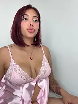 Snapshot of LucyMartelli chatting on February 2025 09:03:02 PM LucyMartelli online show from February 2025 09:03:02 PM