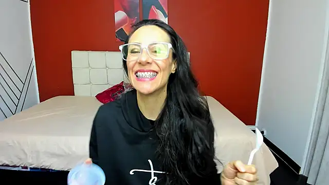 Snapshot of Abrillee1 chatting on December 2024 07:33:01 PM Abrillee1 online show from December 2024 07:33:01 PM