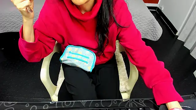 Snapshot of Abrillee1 chatting on February 2025 07:41:01 PM Abrillee1 online show from February 2025 07:41:01 PM