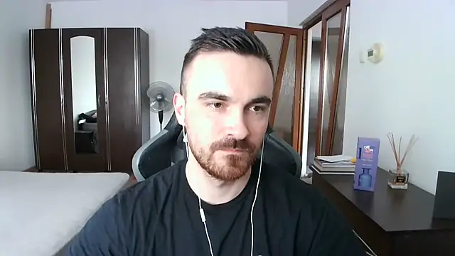 Snapshot of mu5clemania2 chatting on April 2026 03:02:01 PM mu5clemania2 online show from April 2026 03:02:01 PM