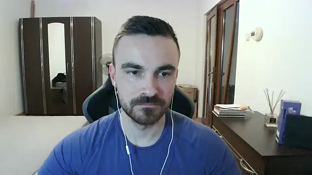 Snapshot of mu5clemania2 chatting on April 2026 05:10:02 PM mu5clemania2 online show from April 2026 05:10:02 PM
